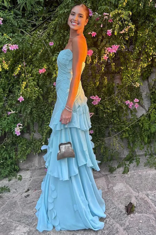 Elegant Strapless Sweetheart Neckline Ruched Bodice 3D Petal Accent Tiered Ruffle Mermaid Evening Dress For Formal Evening Prom Wedding Guest Bridesmaid Gala Beach Wedding