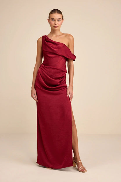 Elegant Wine Red One-Shoulder Maxi Dress with Draped Detail and High Side Slit, Formal Evening Gowns