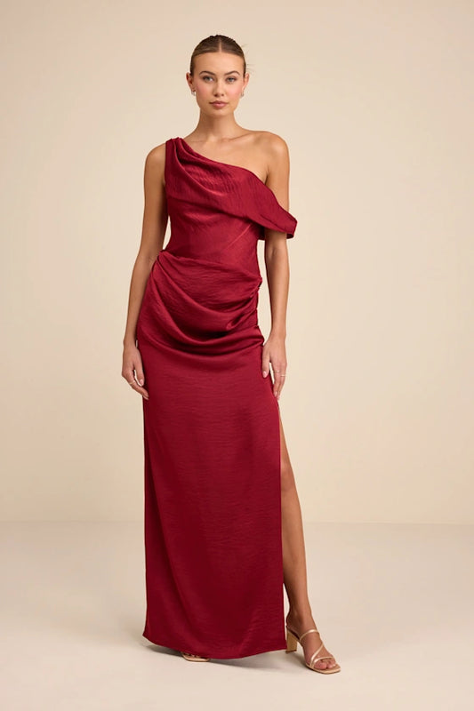 Elegant Wine Red One-Shoulder Maxi Dress with Draped Detail and High Side Slit, Formal Evening Gowns