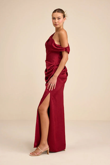 Elegant Wine Red One-Shoulder Maxi Dress with Draped Detail and High Side Slit, Formal Evening Gowns
