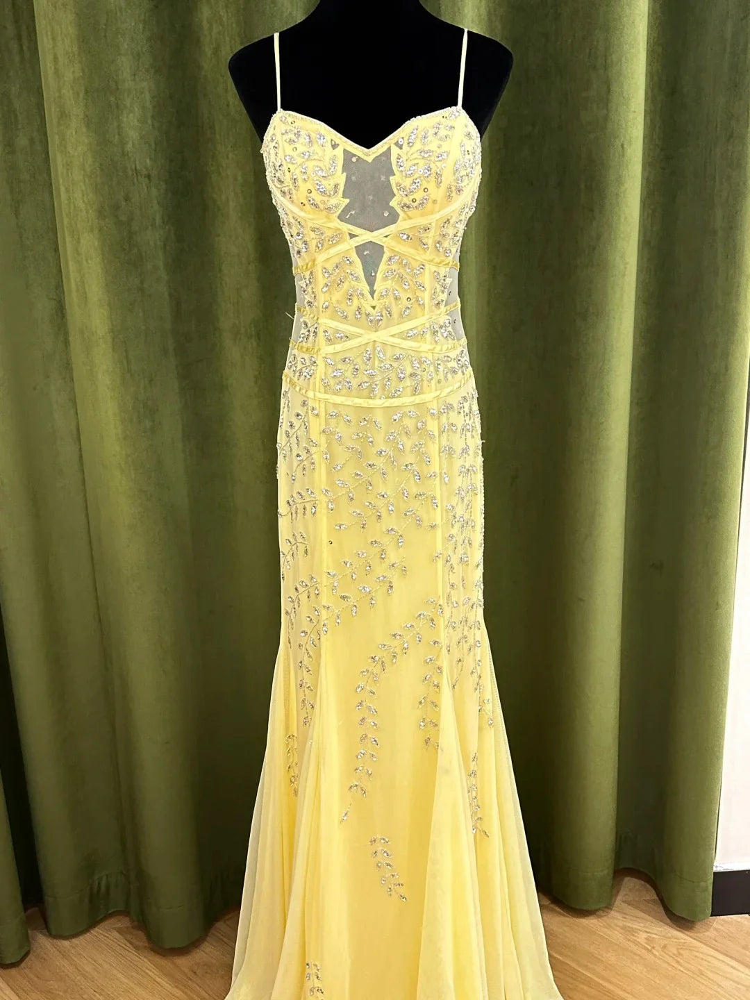 Elegant Yellow Spaghetti Strap Prom Dress With Sweetheart Neckline Sheer Corset Bodice And Beaded Mermaid Tulle Skirt For Formal Evening Party