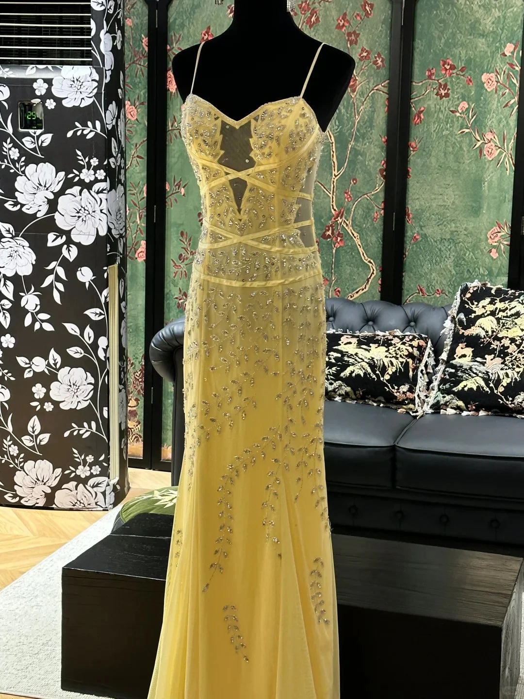 Elegant Yellow Spaghetti Strap Prom Dress With Sweetheart Neckline Sheer Corset Bodice And Beaded Mermaid Tulle Skirt For Formal Evening Party