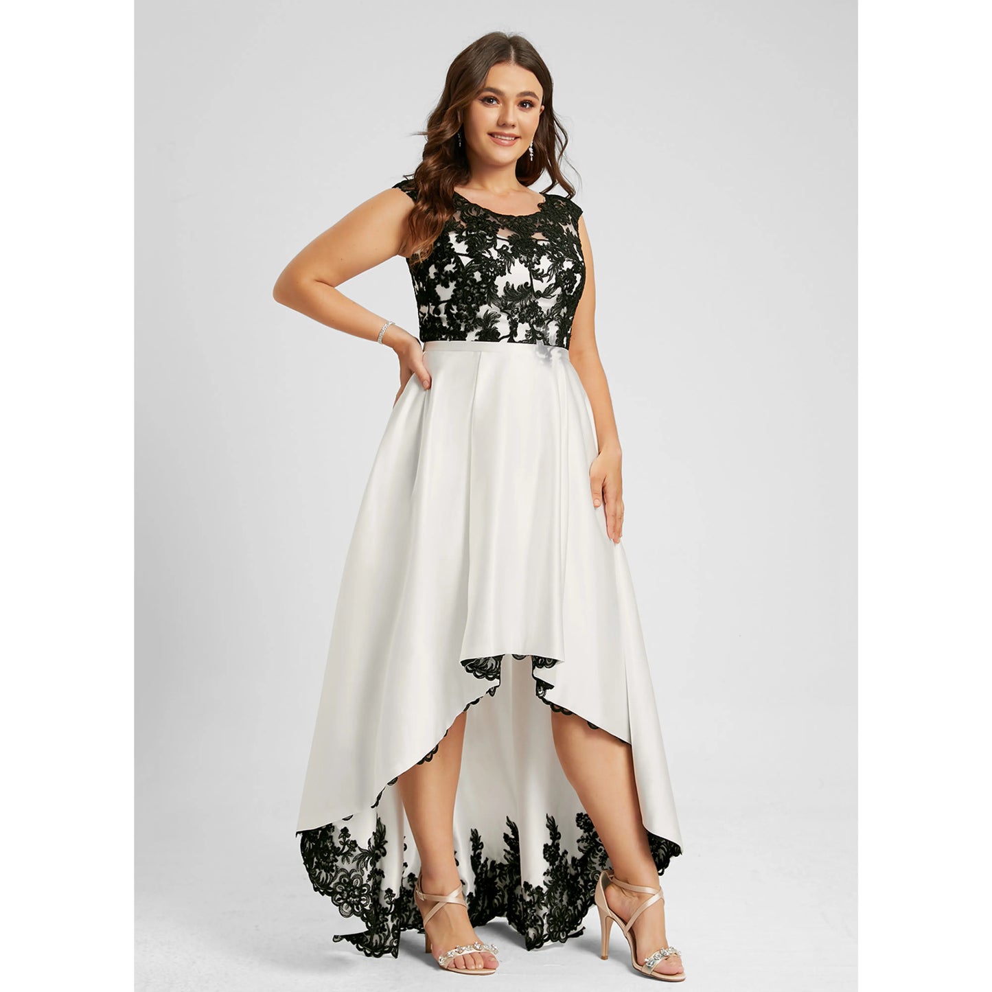 Elegant A-Line Cap Sleeve Lace High-Low Black White Wedding Dresses Plus Size Gown