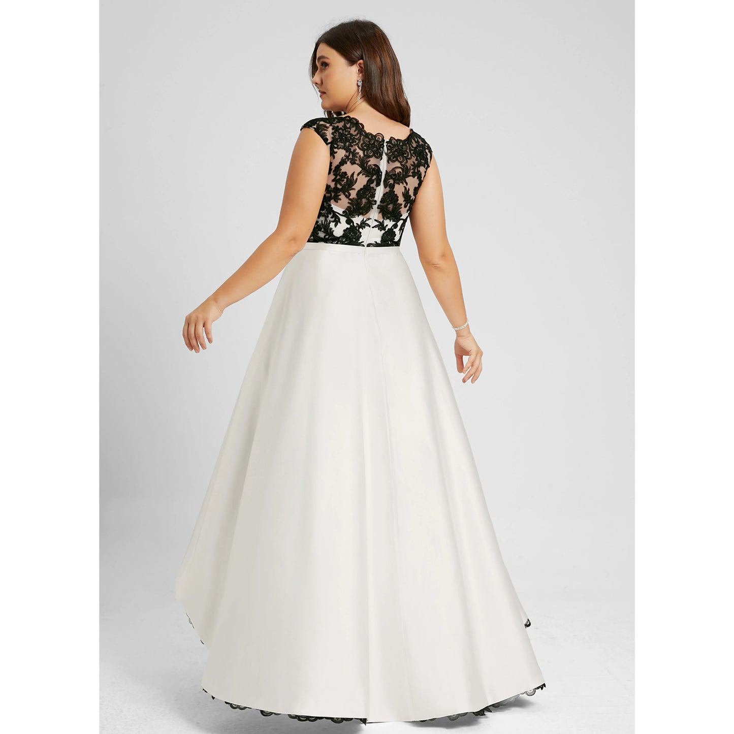 Elegant A-Line Cap Sleeve Lace High-Low Black White Wedding Dresses Plus Size Gown