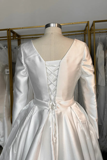 Elegant A-Line Deep V-Neck Long Sleeve White Floor-Length Wedding Dresses Gown
