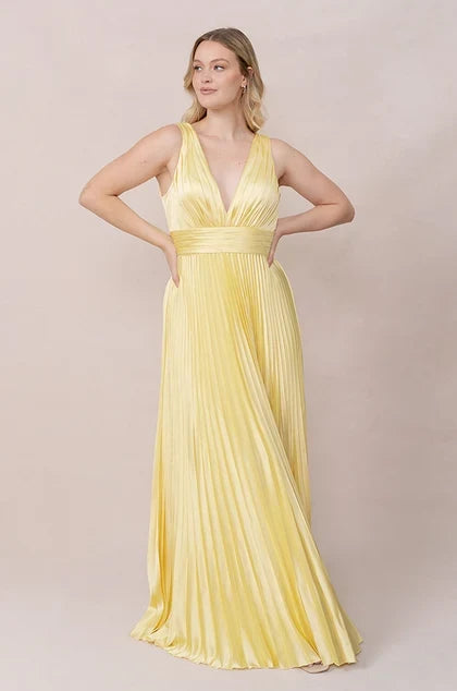 Elegant A-Line Deep V-Neck Sleeveless Pleated Pale Yellow Floor-Length Bridesmaid Gown
