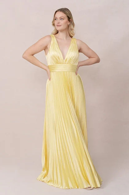 Elegant A-Line Deep V-Neck Sleeveless Pleated Pale Yellow Floor-Length Bridesmaid Gown
