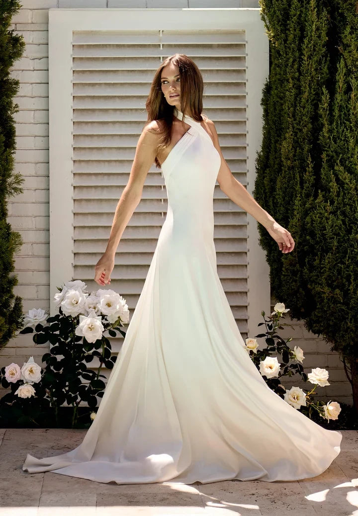 Elegant A-Line Halter Sleeveless Backless Ruched Ivory Maxi Wedding Dresses Bridal