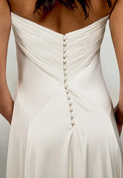 Elegant A-Line Halter Sleeveless Backless Ruched Ivory Maxi Wedding Dresses Bridal