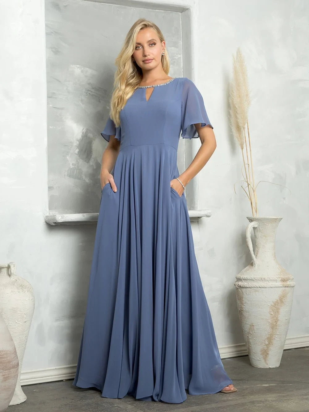 Elegant A-Line Jewel Neck Short Sleeve Dusty Blue Floor-Length Mother of the Bride Gown