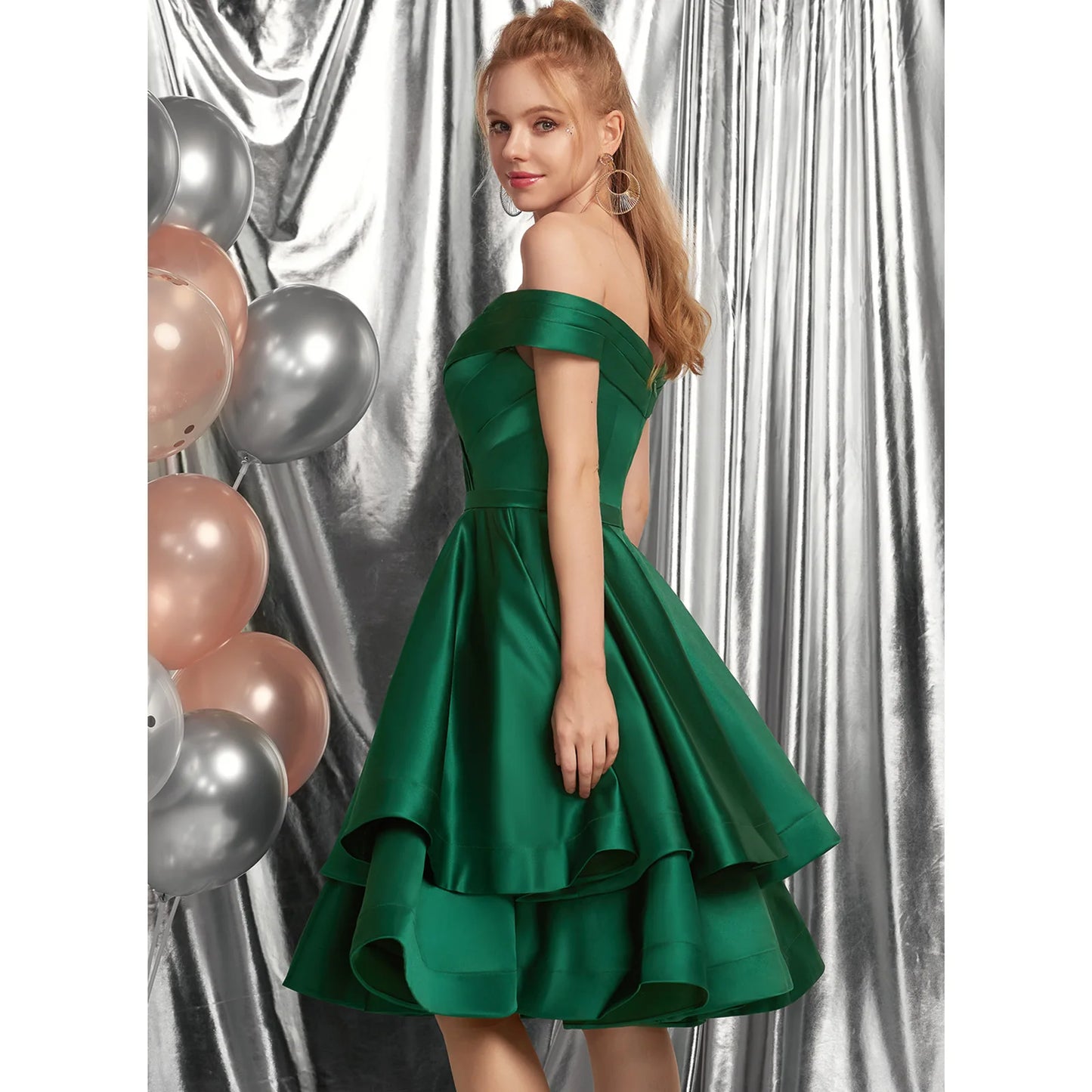 Elegant A-Line Off-Shoulder Sweetheart Tiered Emerald Green Short Homecoming Dress
