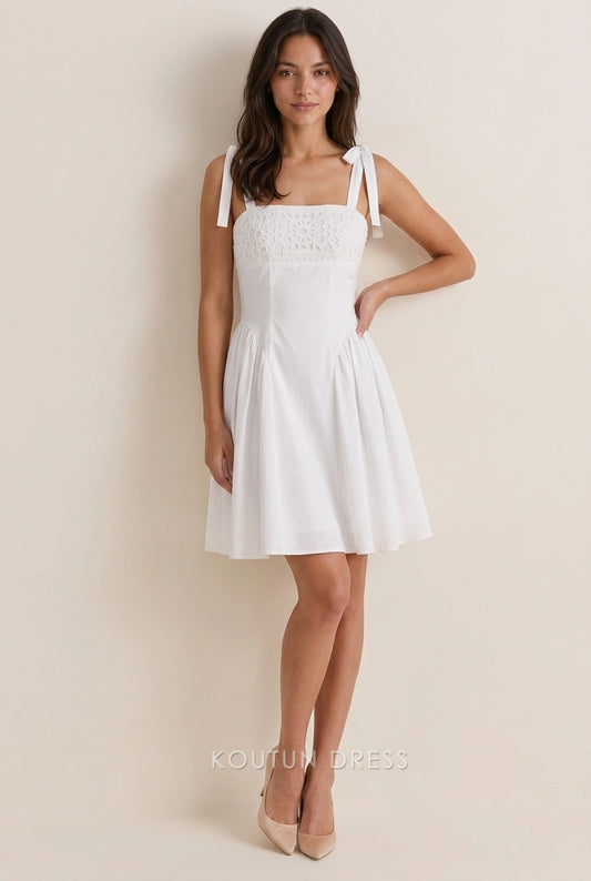 Elegant A-Line Square Neck Lace Bodice Tie-Shoulder White Short Homecoming Dresses