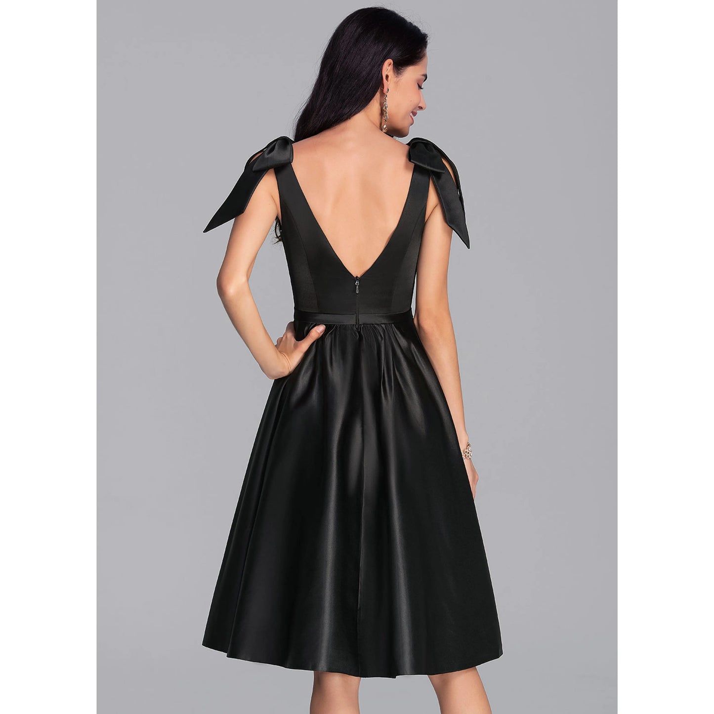 Elegant A-Line Square Neck Sleeveless Chic Black Knee-Length Homecoming Dress For Women