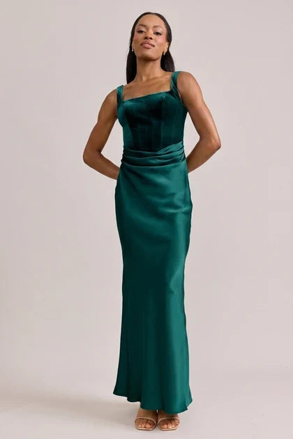 Elegant A-Line Square Neck Sleeveless Emerald Floor-Length Bridesmaid Gown