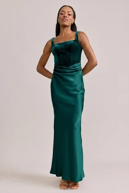 Elegant A-Line Square Neck Sleeveless Emerald Floor-Length Bridesmaid Gown