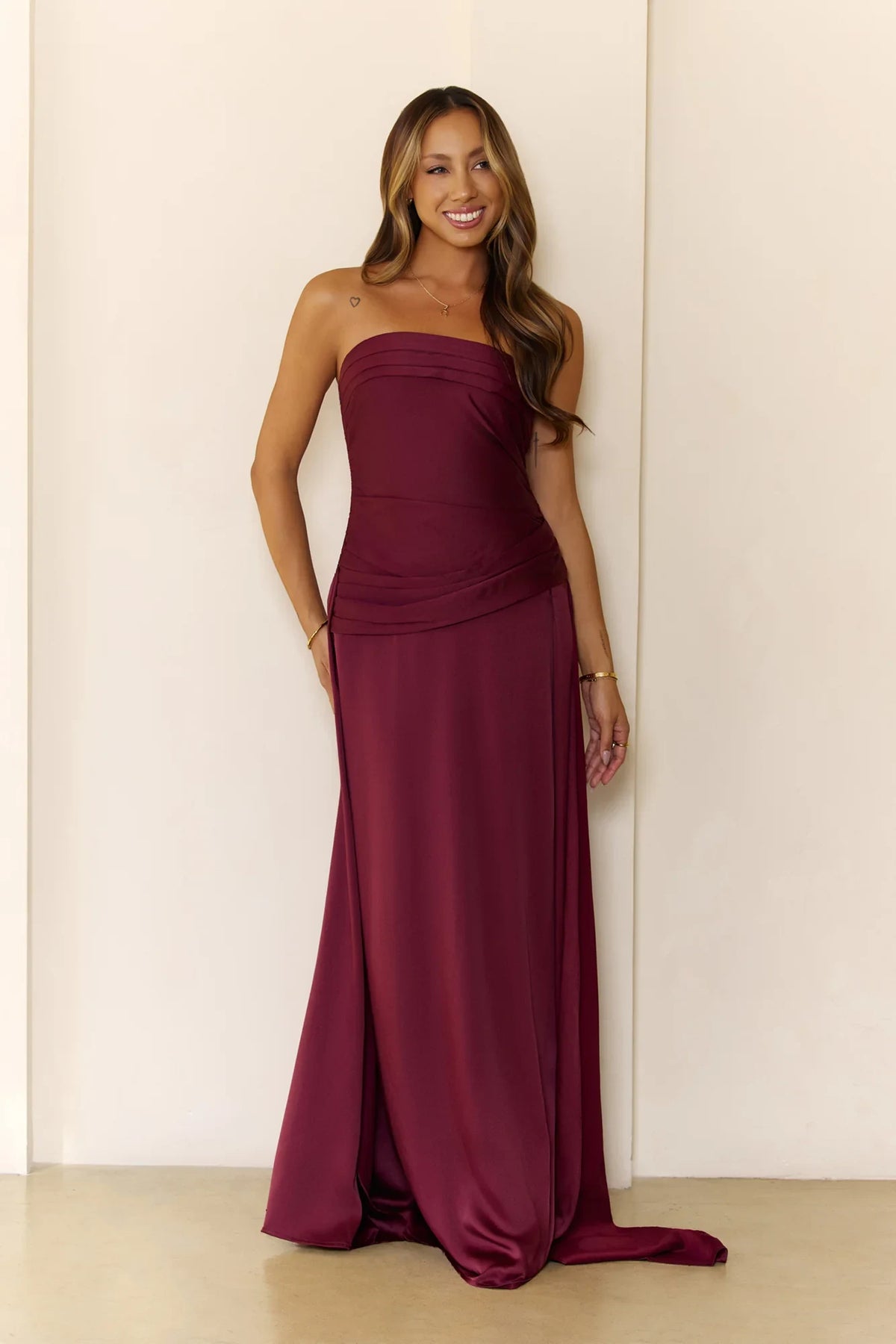 Elegant A-Line Strapless Ruched Flowing Burgundy Floor-Length Prom Gown