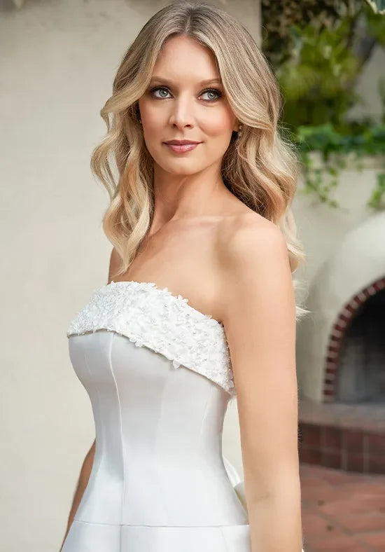 Elegant A-Line Strapless Sleeveless Beaded Bow Ivory Long Wedding Dresses Gown