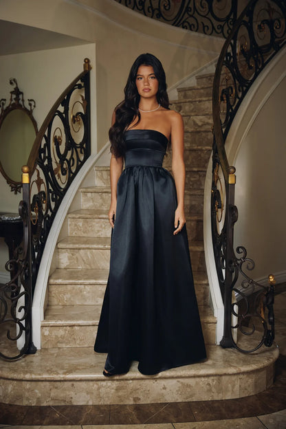 Elegant A-Line Strapless Sleeveless Classic Pockets Black Floor-Length Prom Dresses Women's Gown