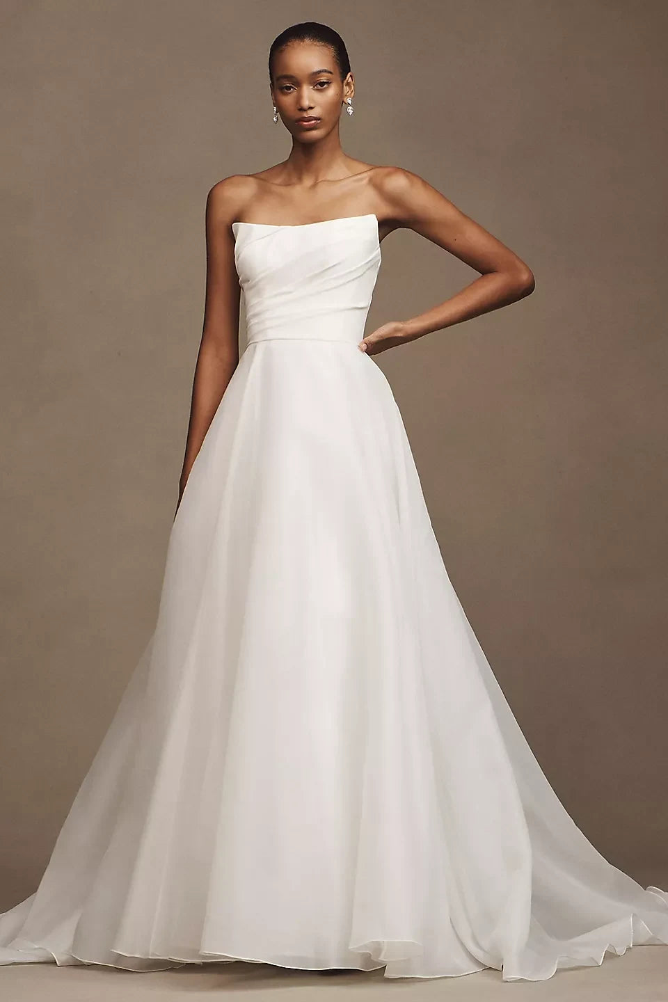 Elegant A-Line Strapless Sleeveless Flowy Romantic White Floor-Length Wedding Dresses for Brides