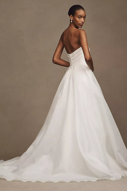 Elegant A-Line Strapless Sleeveless Flowy Romantic White Floor-Length Wedding Dresses for Brides