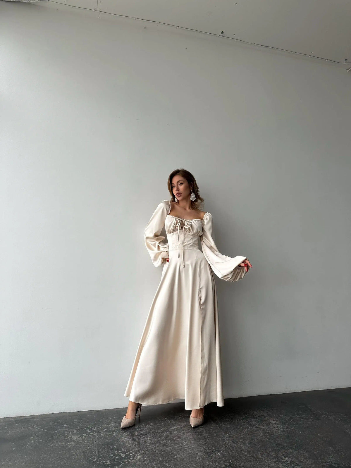 Elegant A-Line Sweetheart Long Sleeve Cream Floor-Length Prom Gown