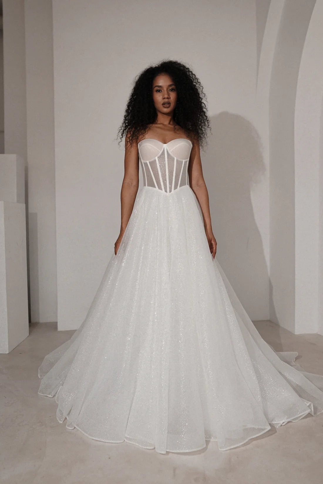 Elegant A-Line Sweetheart Sleeveless Corset Glitter Ivory Floor-Length Wedding Dresses Bridal Gown