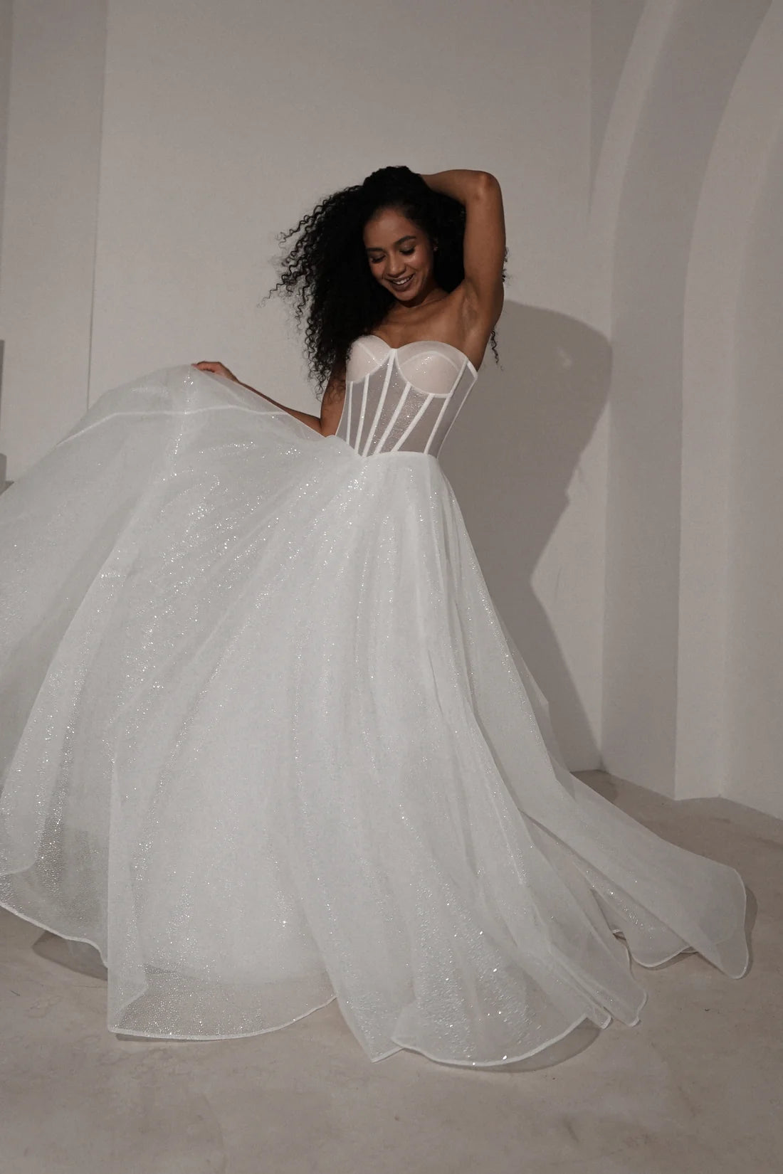 Elegant A-Line Sweetheart Sleeveless Corset Glitter Ivory Floor-Length Wedding Dresses Bridal Gown