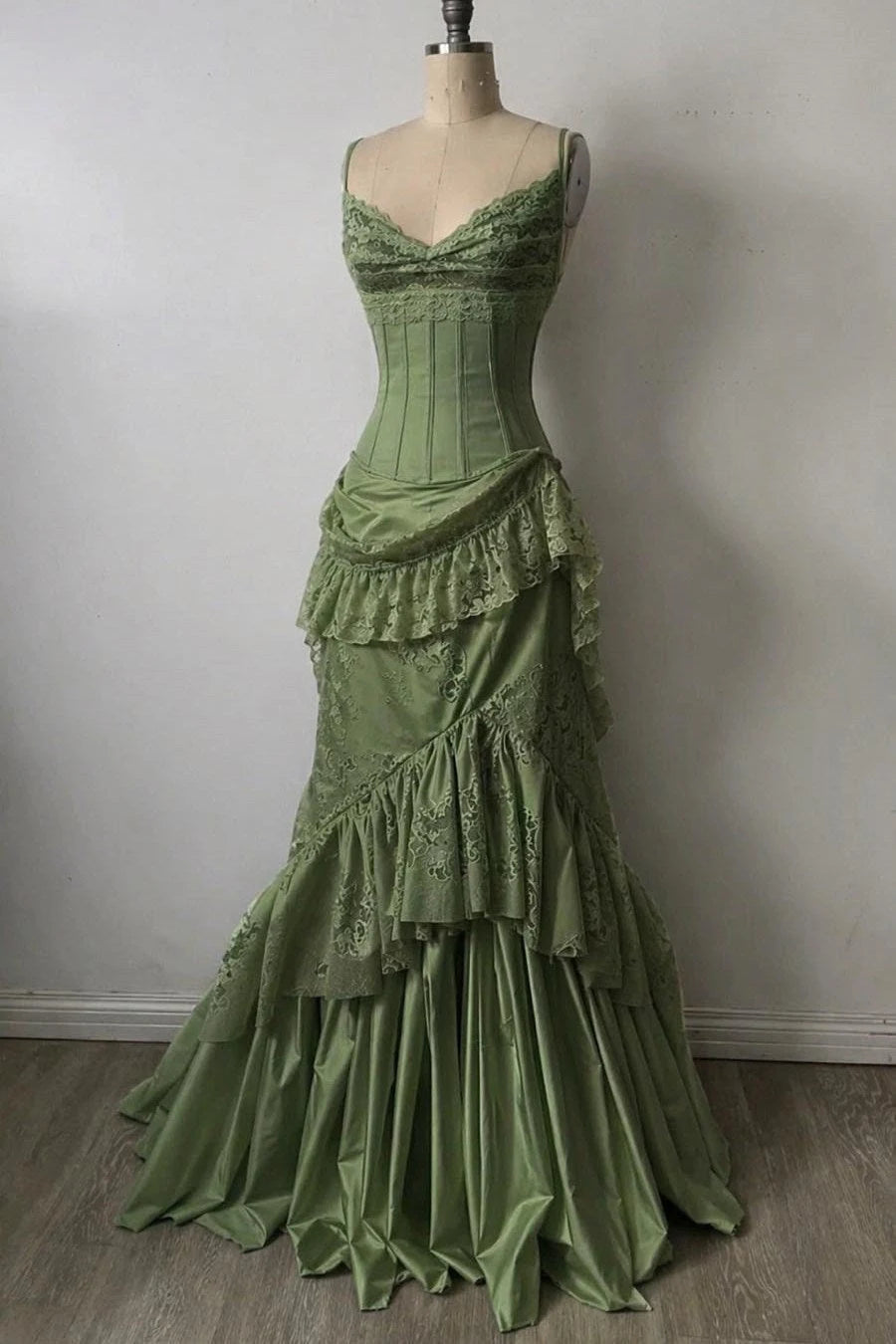 Elegant A-Line Sweetheart Sleeveless Corset Ruffled Green Long Prom Dresses Women