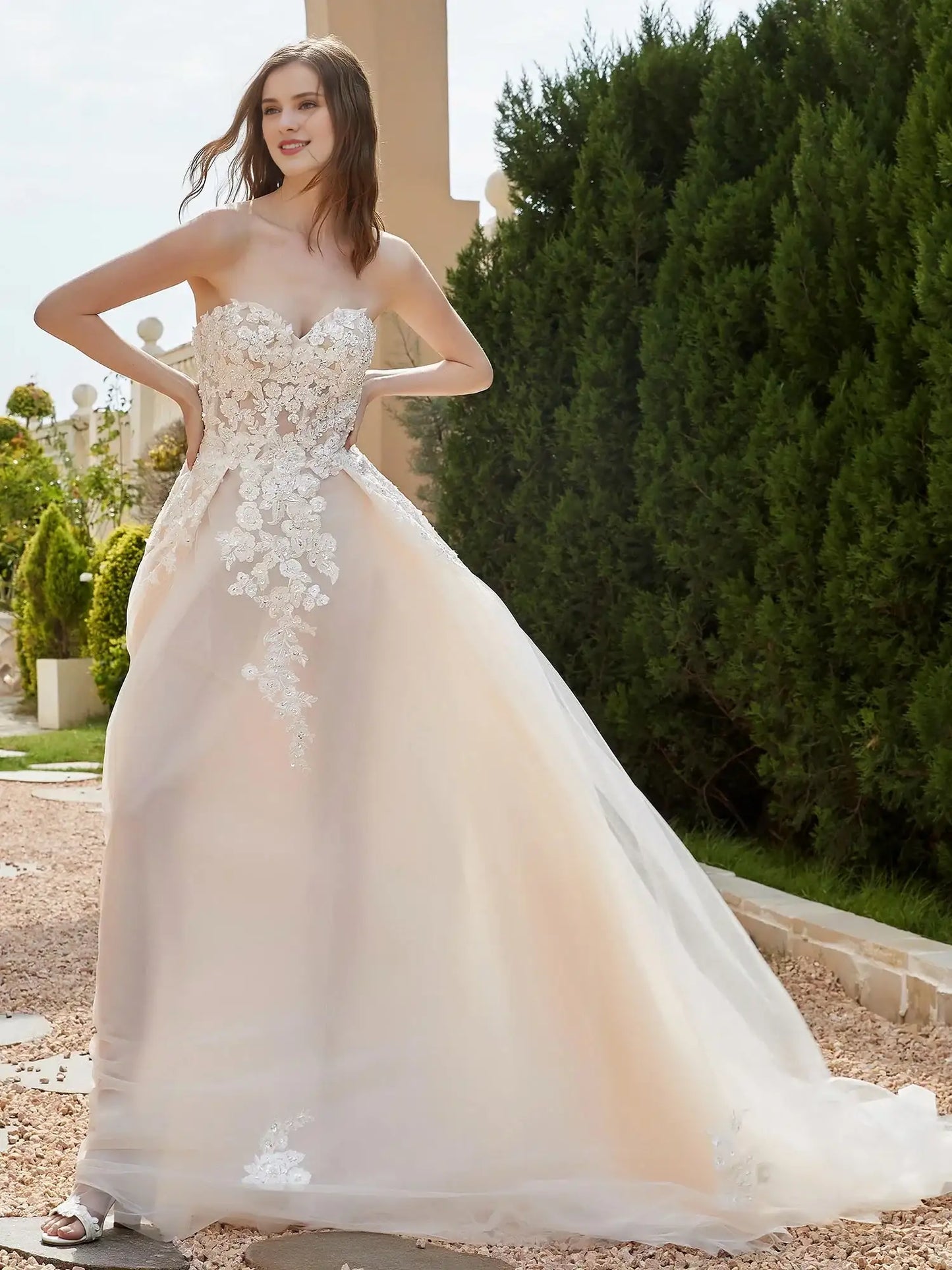 Elegant A-Line Sweetheart Sleeveless Floral Lace Light Nude Long Wedding Dress Bridal Gown