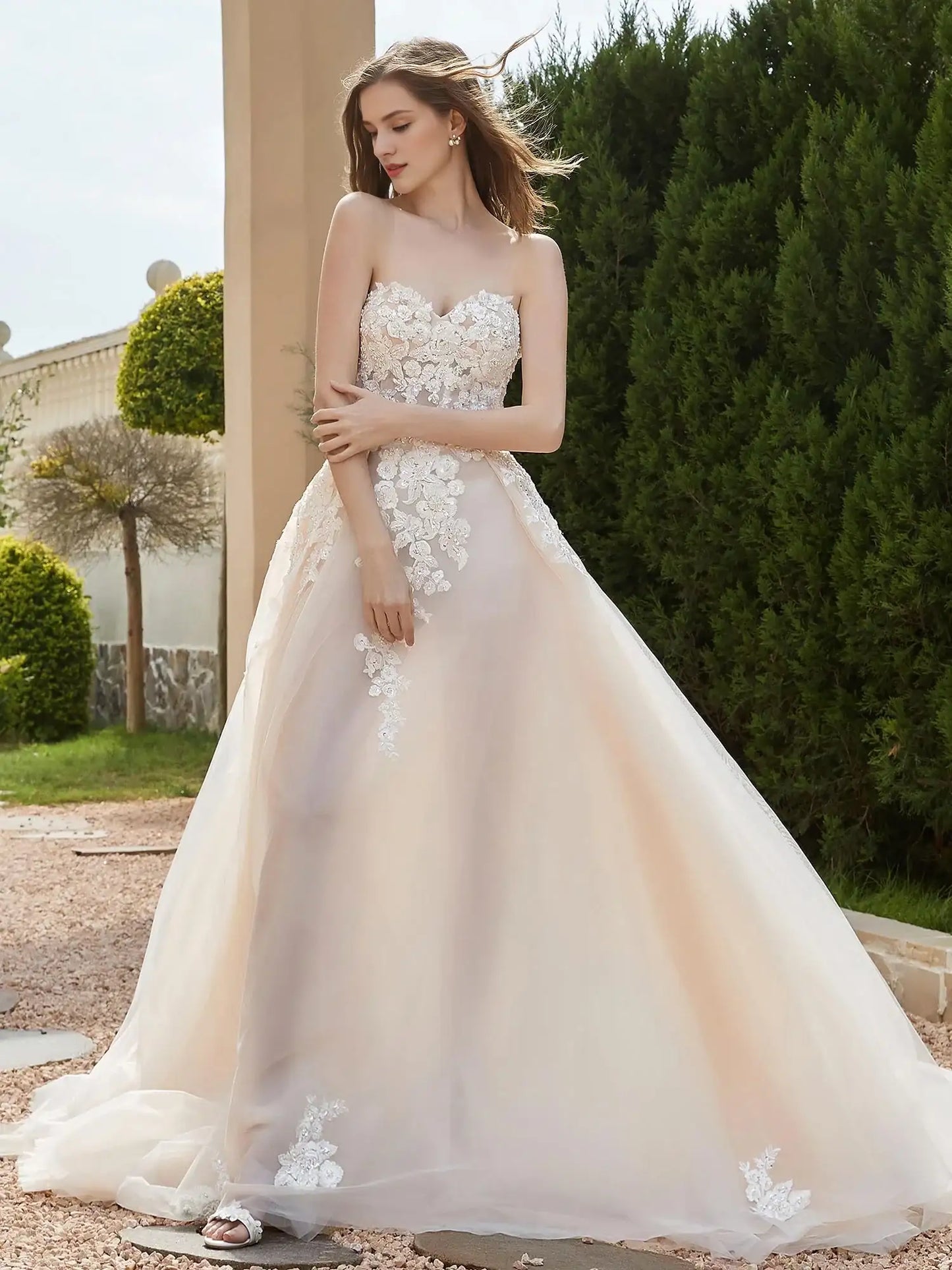 Elegant A-Line Sweetheart Sleeveless Floral Lace Light Nude Long Wedding Dress Bridal Gown