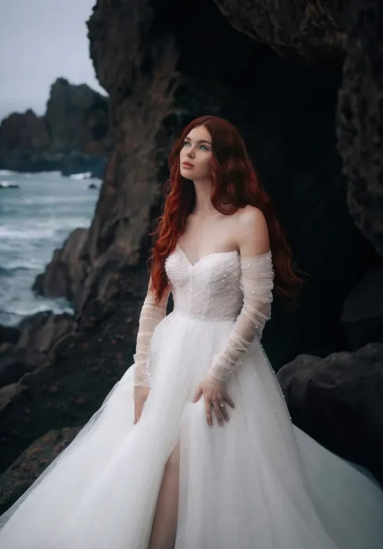Elegant A-Line Sweetheart Sleeveless Pearl Slit White Long Wedding Dresses Bridal Gown