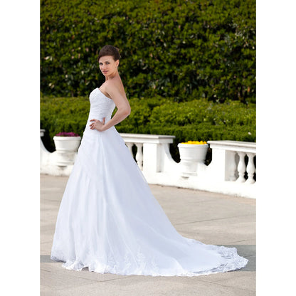 Elegant A-Line Sweetheart Strapless Beaded Lace White Floor-Length Wedding Dresses Gown