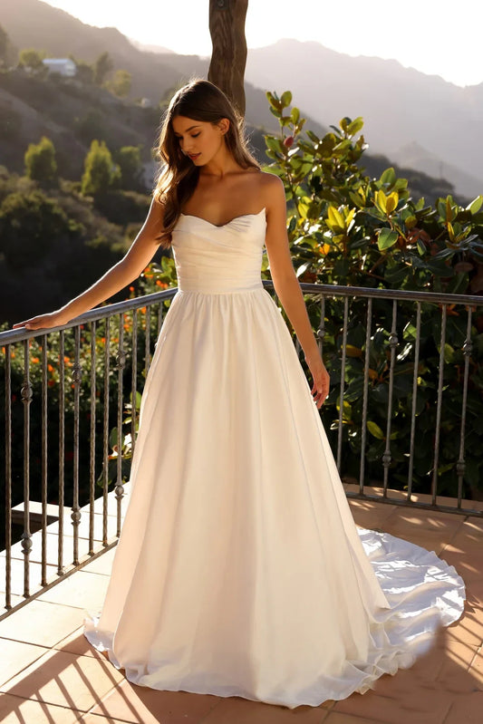 Elegant A-Line Sweetheart Strapless Timeless Ivory Floor-Length Wedding Dresses Gown