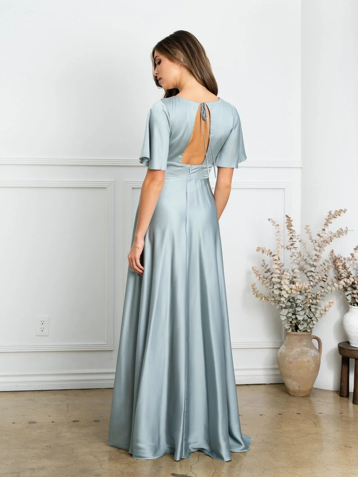 Elegant A-Line V-Neck Short Sleeve Flowy Navy Floor-Length Mother of the Bride Gown