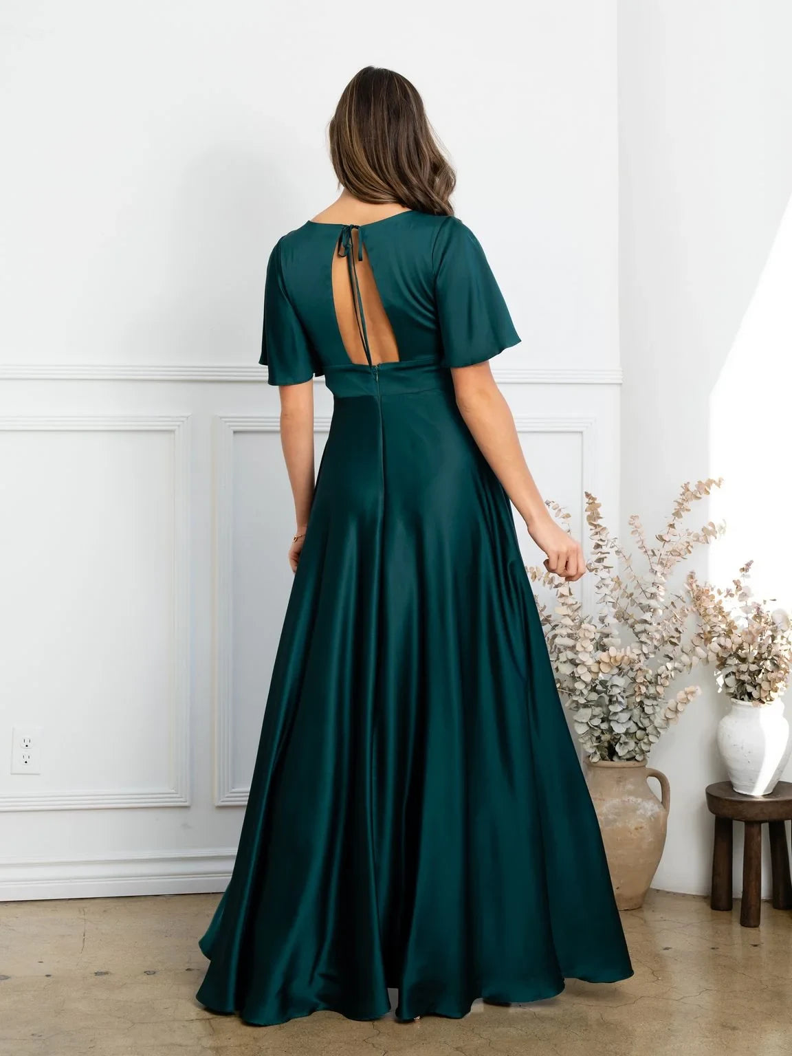 Elegant A-Line V-Neck Short Sleeve Flowy Navy Floor-Length Mother of the Bride Gown