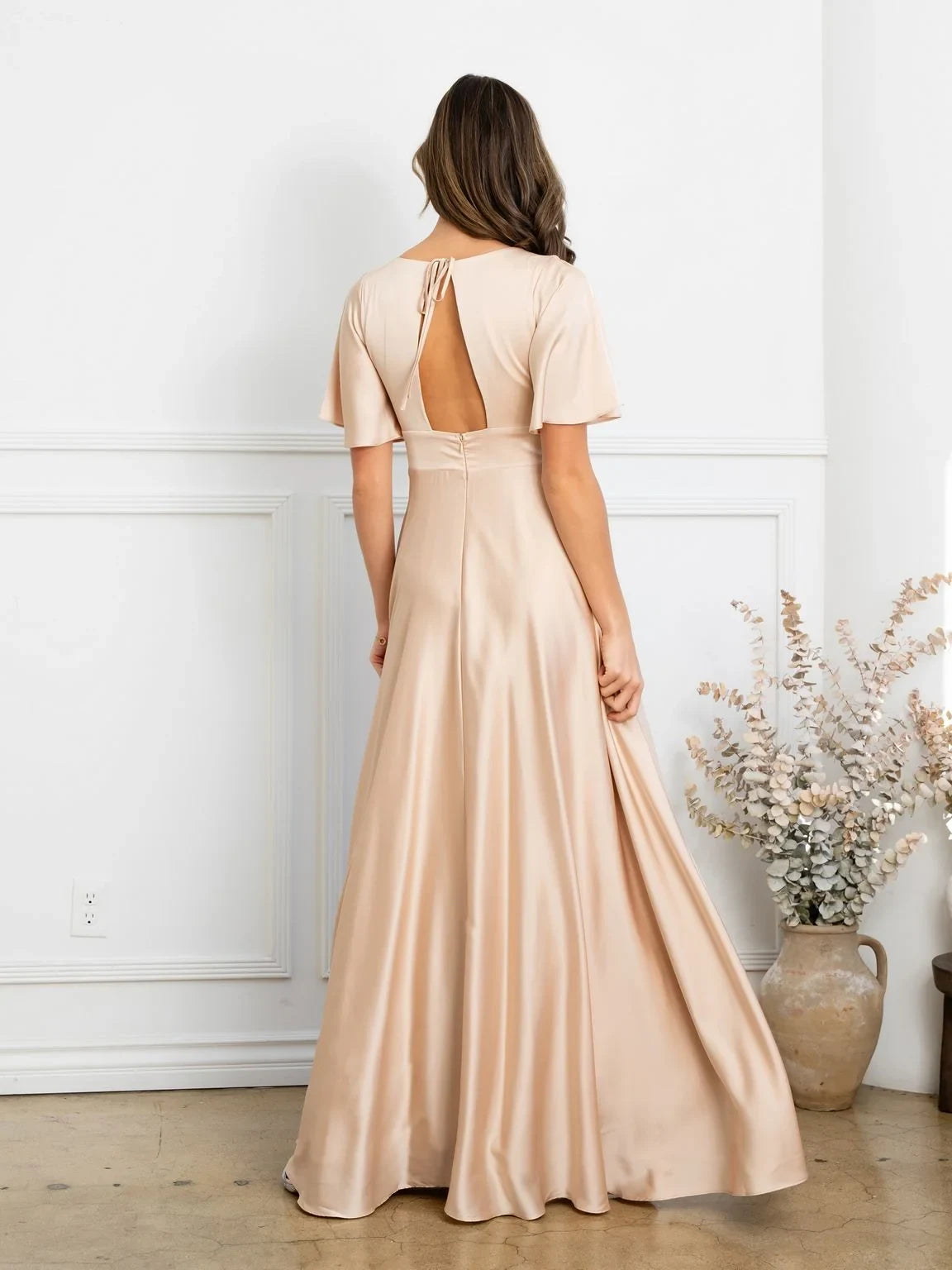 Elegant A-Line V-Neck Short Sleeve Flowy Navy Floor-Length Mother of the Bride Gown
