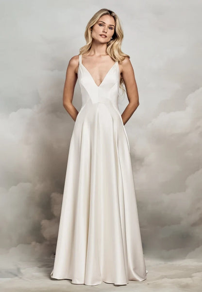 Elegant A-Line V-Neck Sleeveless Backless Simple Ivory Long Wedding Dresses Women