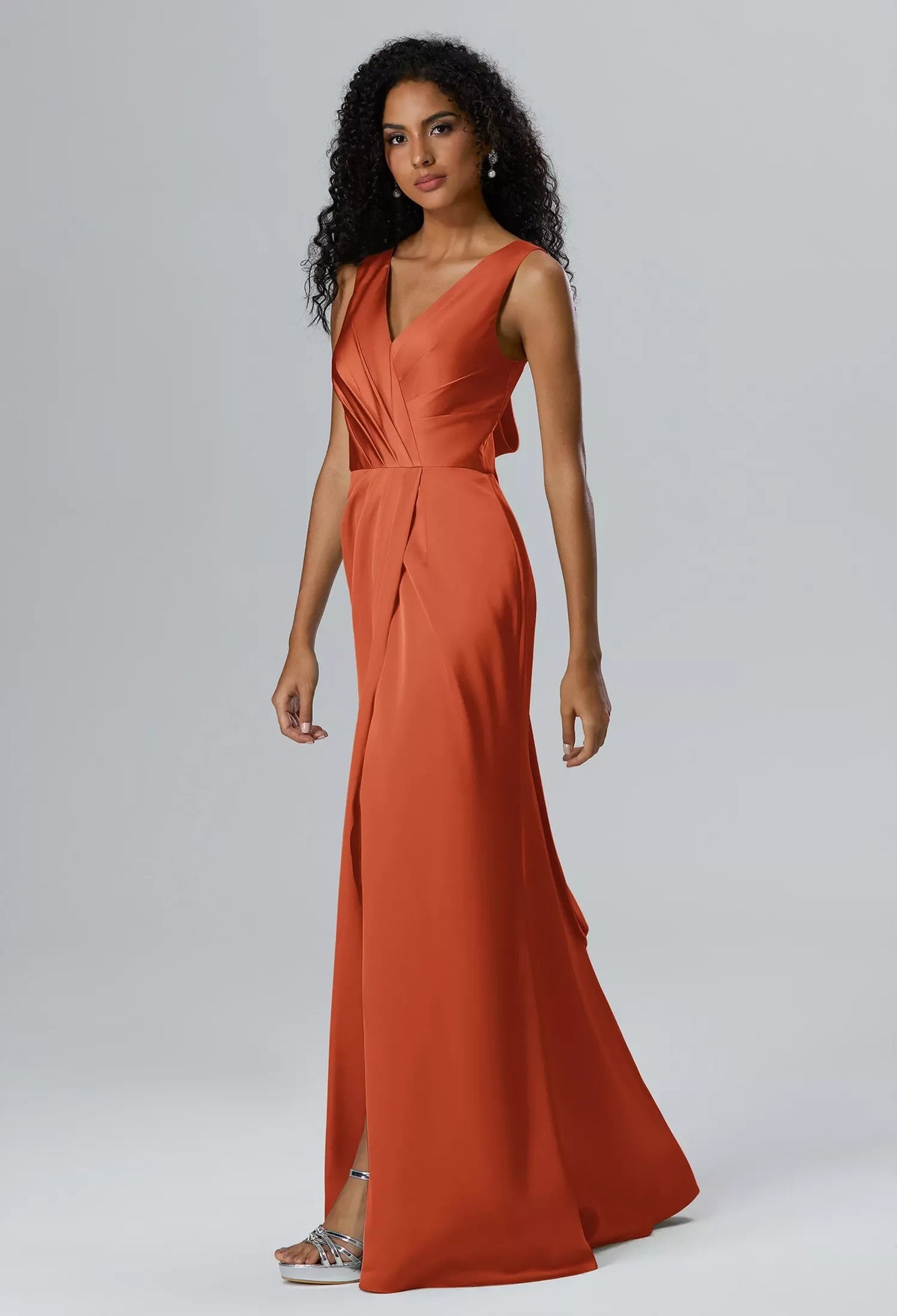 Elegant A-Line V-Neck Sleeveless Pleated Bow Rust Maxi Bridesmaid Dress Women