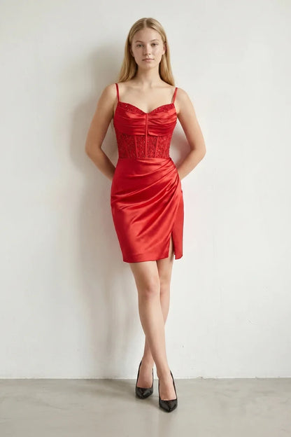 Elegant Bodycon Sweetheart Sleeveless Corset Beaded Red Mini Homecoming Dress for Women