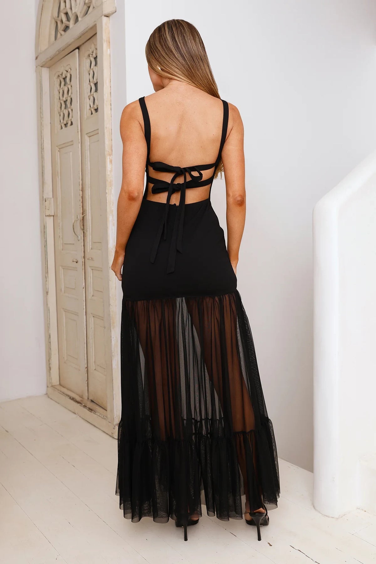 Elegant Fitted Boat Neck Sleeveless Backless Tiered Black Maxi Prom Dress