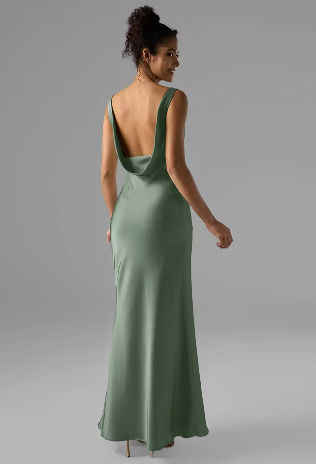 Elegant Fitted V-Neck Sleeveless Cowl-Back Ruched Green Maxi Bridesmaid Dress Women