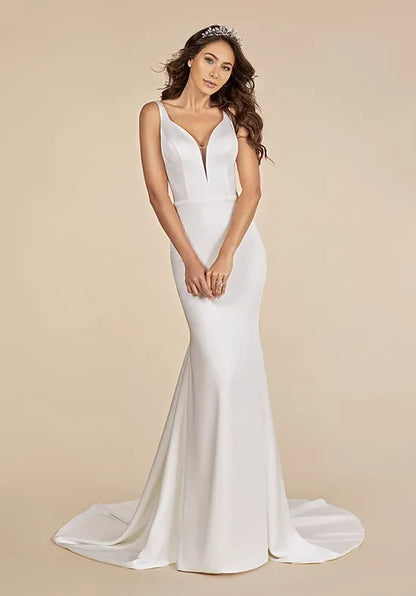 Elegant Mermaid Deep V-Neck Sleeveless Backless White Floor-Length Wedding Gown