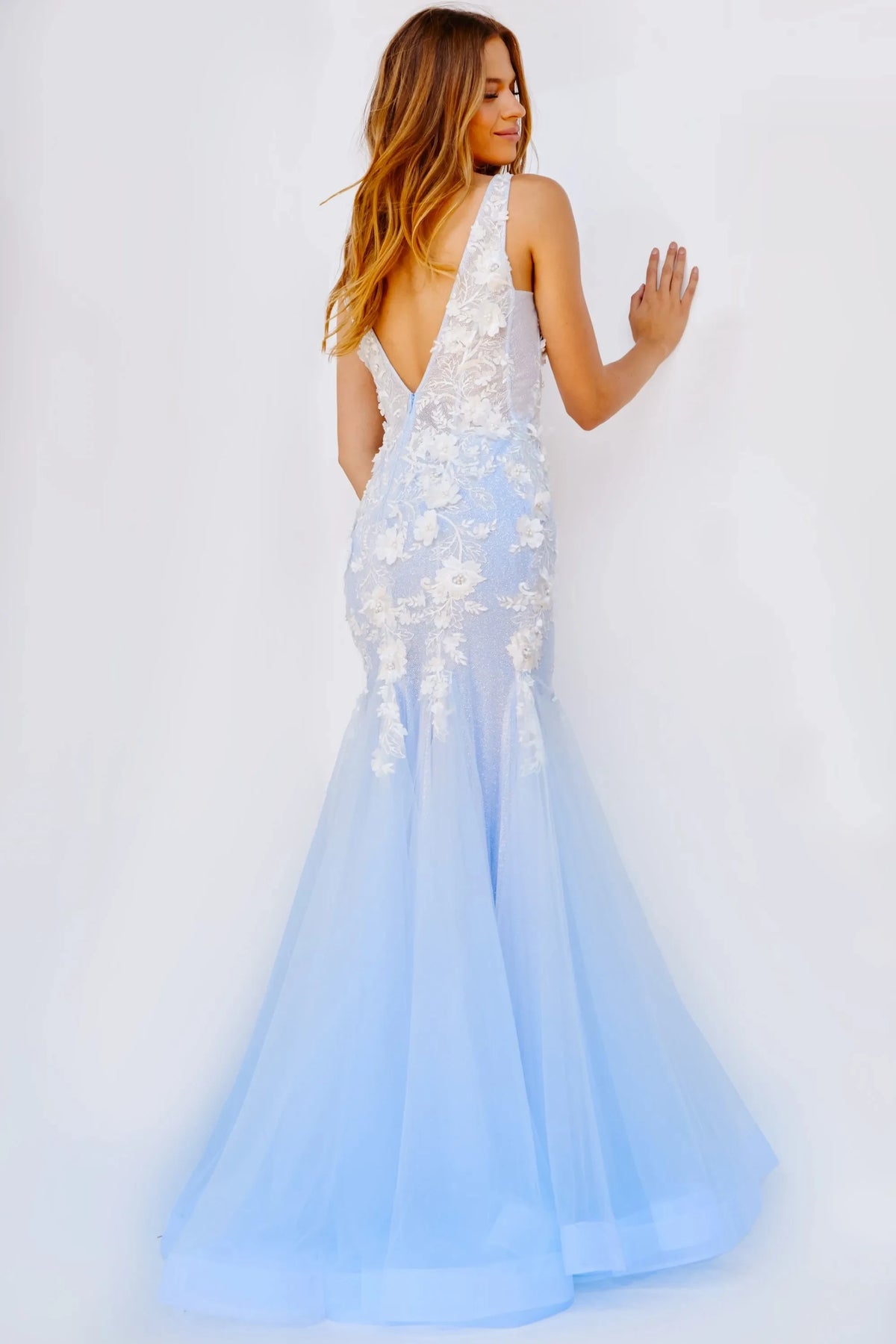 Elegant Mermaid Deep V-Neck Sleeveless Floral Beaded Light Blue Floor Evening Dress
