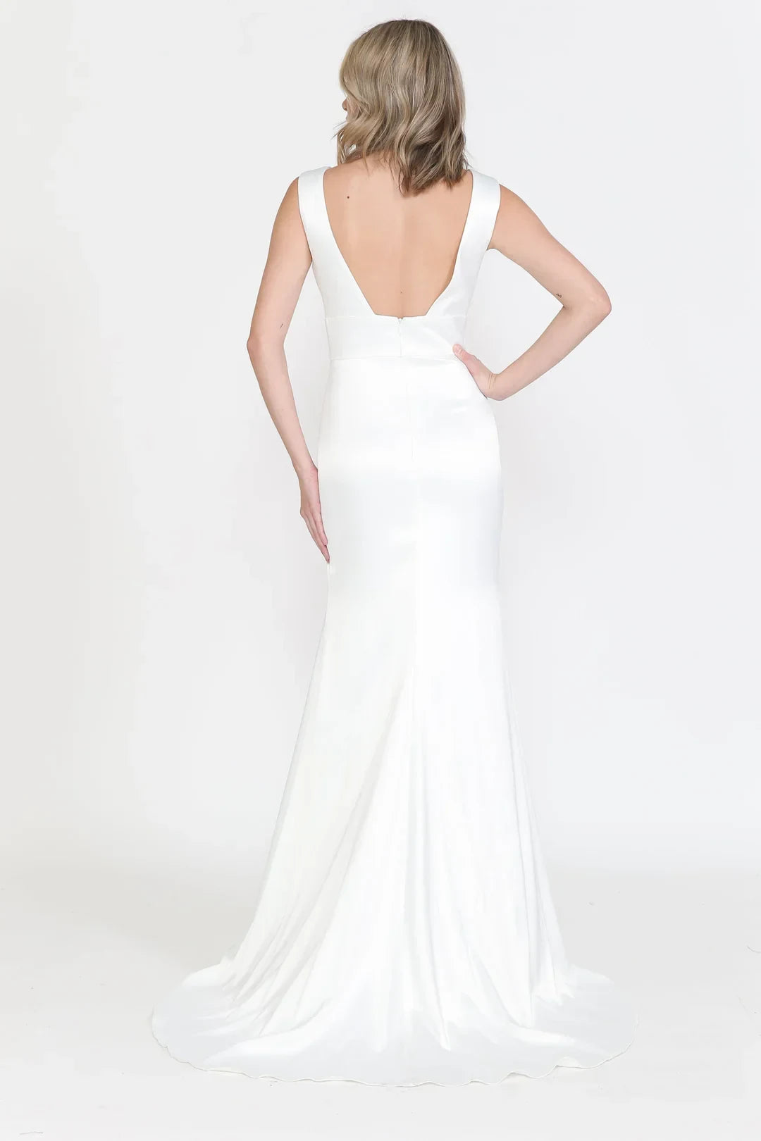 Elegant Mermaid Deep V-Neck Sleeveless Sleek White Floor-Length Wedding Gown