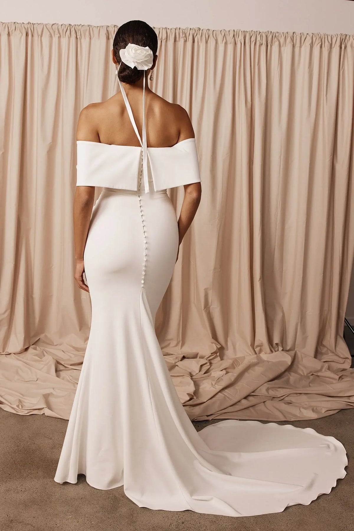 Elegant Mermaid Off-Shoulder Chic Ivory Floor-Length Wedding Dresses Bridal Gown