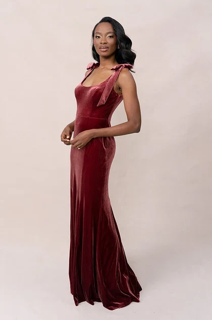 Elegant Mermaid Square Neck Sleeveless Tie-Strap Deep Red Floor-Length Bridesmaid Gown