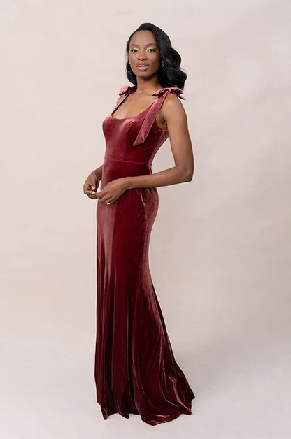 Elegant Mermaid Square Neck Sleeveless Tie-Strap Deep Red Floor-Length Bridesmaid Gown