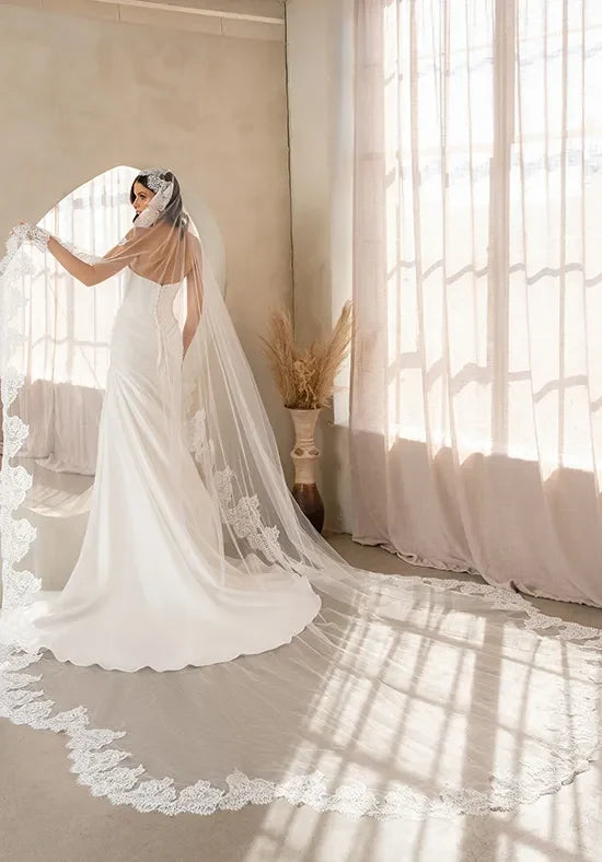 Elegant Mermaid Sweetheart Strapless Ruched Corset White Long Wedding Dresses Bride