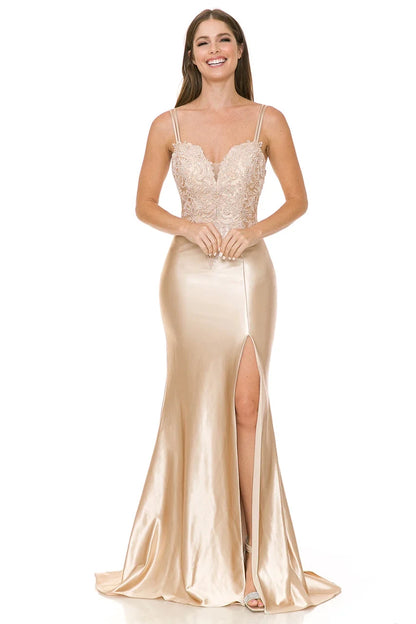 Elegant Mermaid V-Neck 3/4 Sleeve Beaded Champagne Mother of the Bride Gown