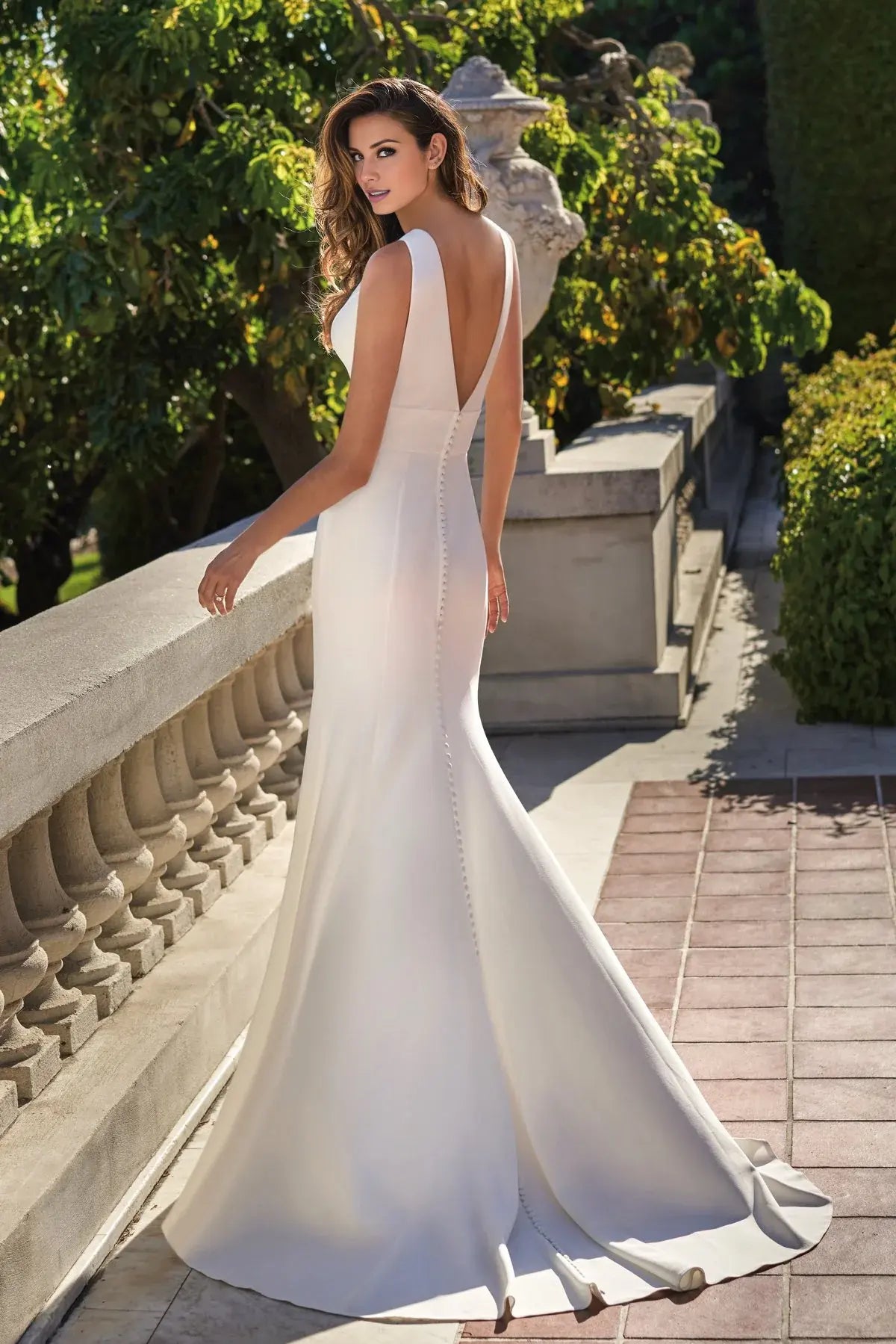 Elegant Mermaid V-Neck Sleeveless Chic Modern Ivory Floor-Length Wedding Dresses Bridal Gown